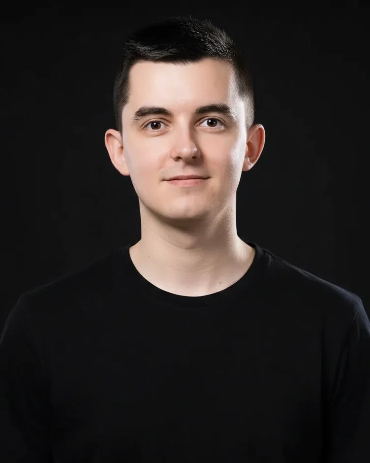 Portrait de Fabien Chareun
